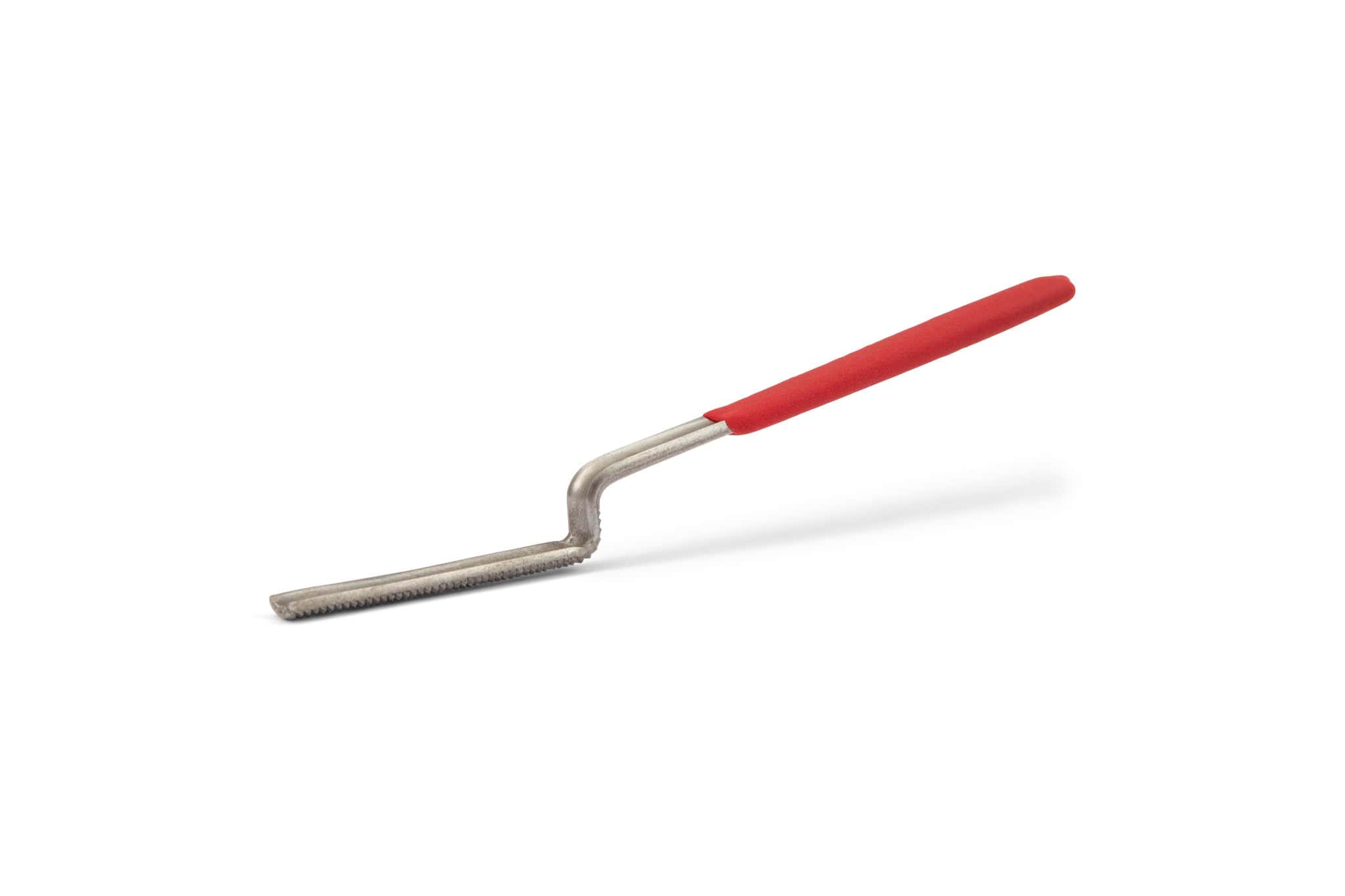 The MARU Iwasaki Carving File Crank Neck With Rubber Grip, featuring a red rubber-coated handle, is designed for cleaning hooves or detailing work—shown isolated on a white background.