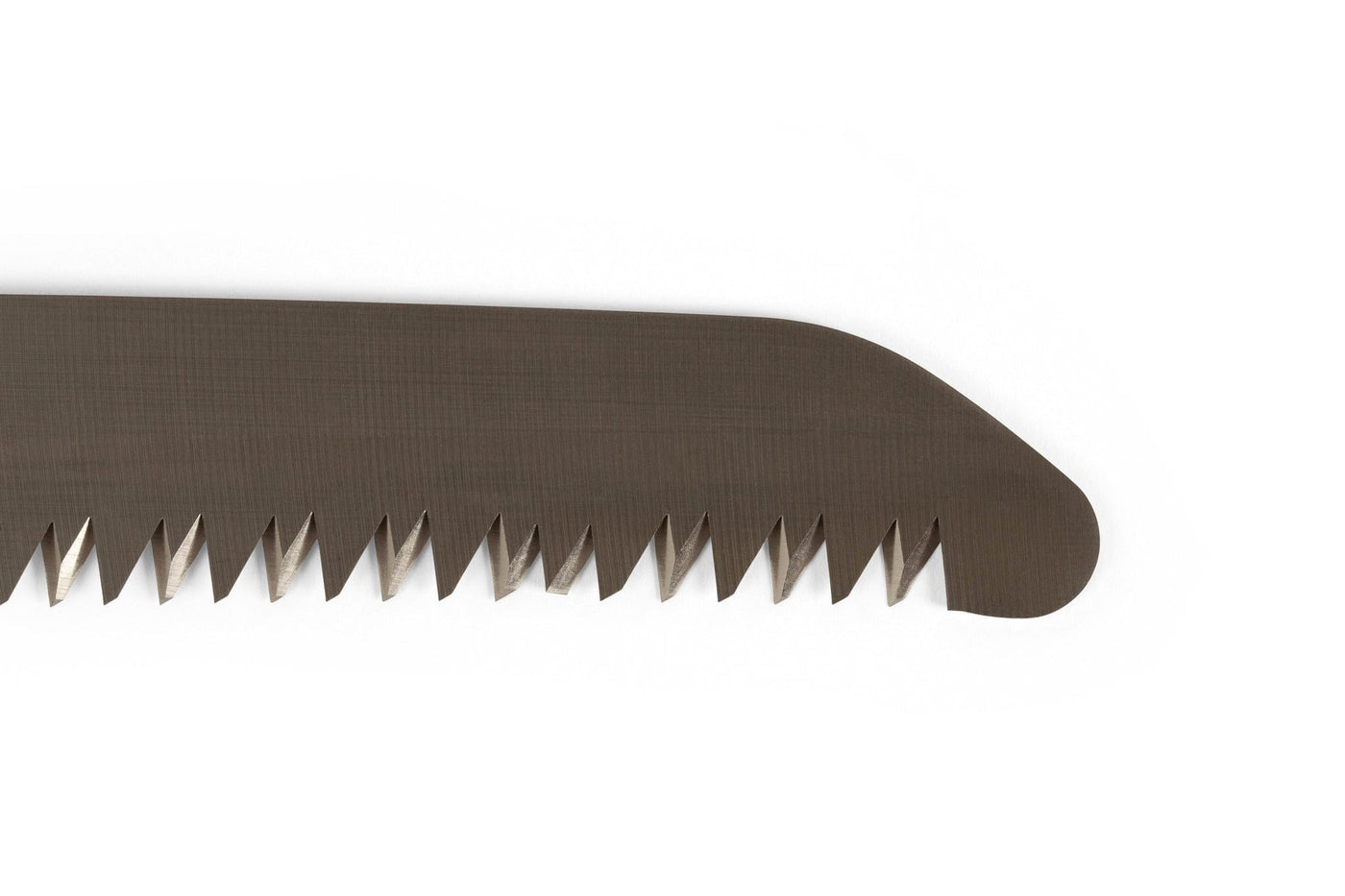 Close-up of the serrated edge on the SHT Silky Gun Fighter 330, a dark-colored, lightweight saw blade with progressive tooth sizing, set against a white background.