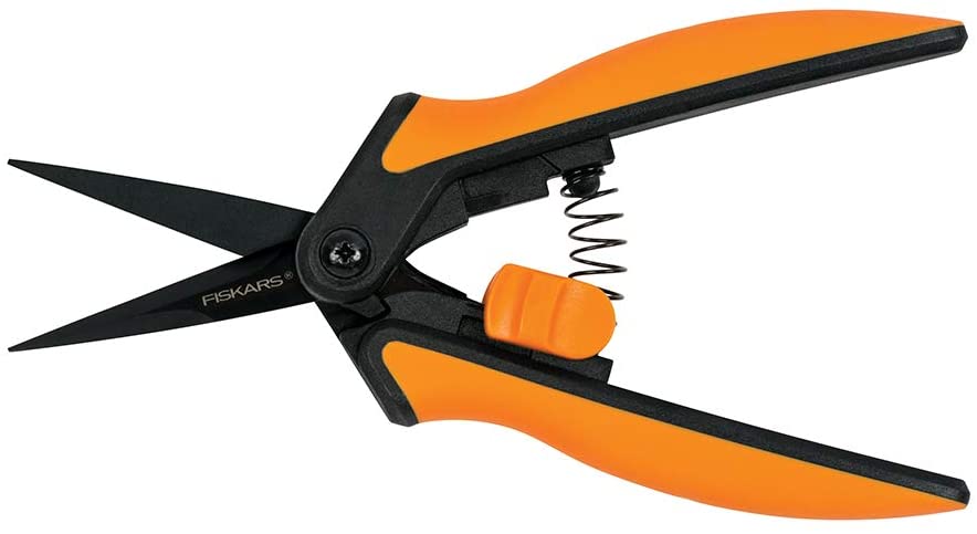 FIS Fiskars Non-Stick Pruning Snips (2-pack) feature sharp, non-stick black blades, ergonomic orange and black handles, arthritis-friendly design, a spring mechanism, and a sliding safety lock.